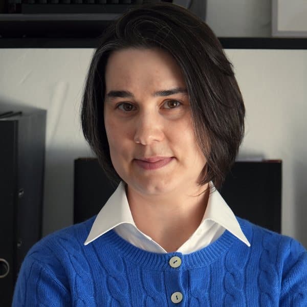 Dr. Lena Solt
